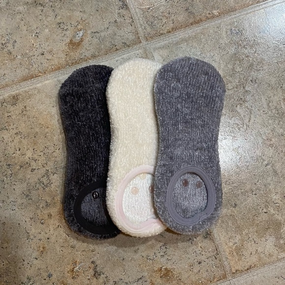 FUZZY SOCKS BUNDLE (NEW) - Picture 2 of 3